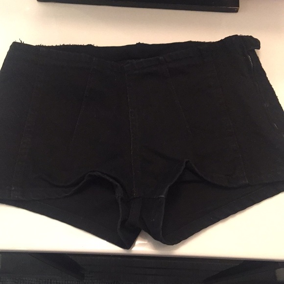 Shorts - Picture 5 of 5